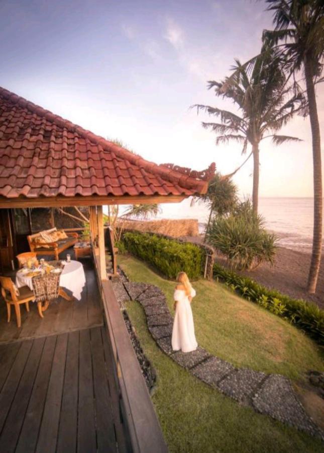 Secret Moon Beach House Jasri Esterno foto