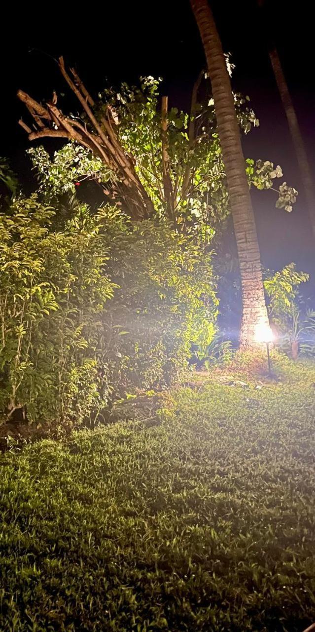 Secret Moon Beach House Jasri Esterno foto